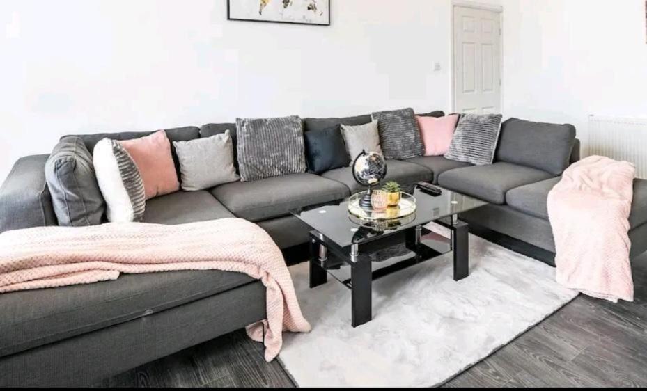 Stylish Furnished Rooms In Barking Centre Zewnętrze zdjęcie