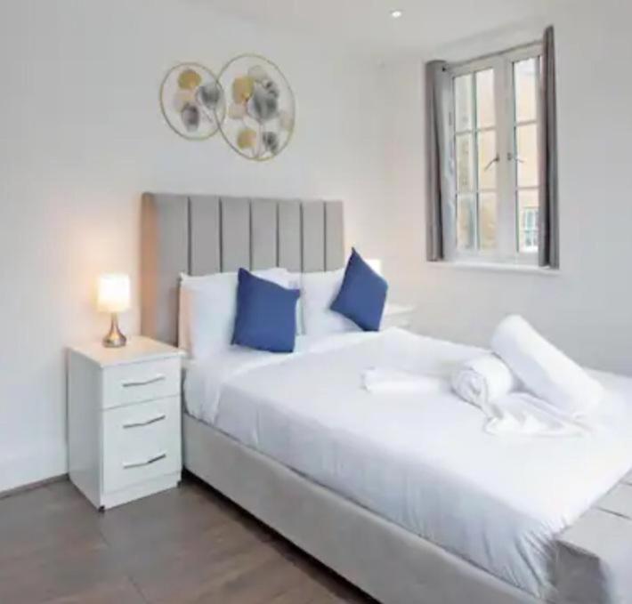 Stylish Furnished Rooms In Barking Centre Zewnętrze zdjęcie